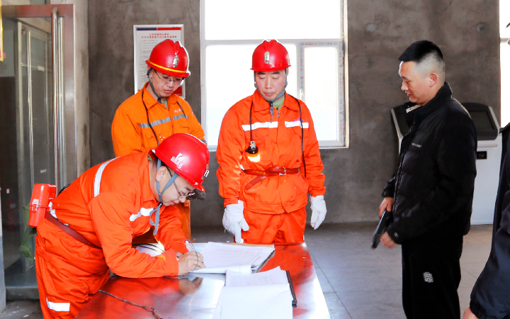 張小榮 3_副本.jpg